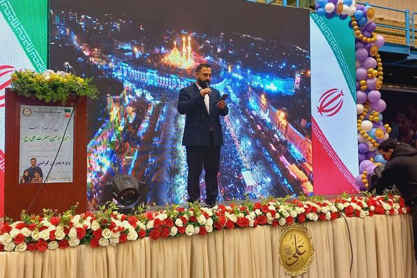 جشن روز پدر در سالن گلعباسی ورامین ؛ حضوریک هزار نفر از  پدران دانش آموزان گل‌های نمونه