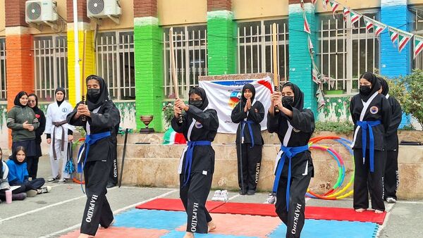 المپیاد ورزشی درون مدرسه‌ای در دبیرستان فاطمیه‌ ناحیه یک کرج