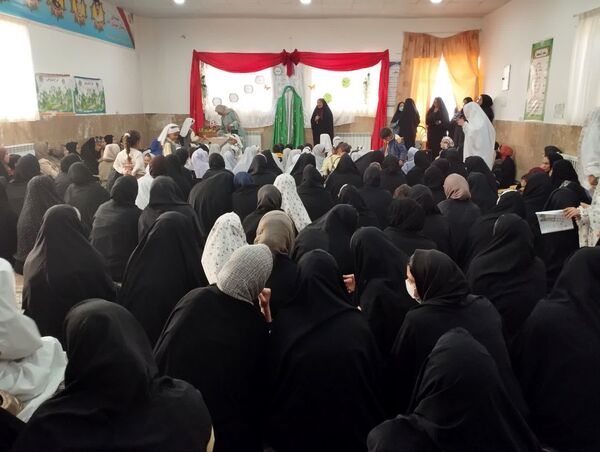 جشن مادر و دختری  در مدرسه تکتم خلیل آباد 