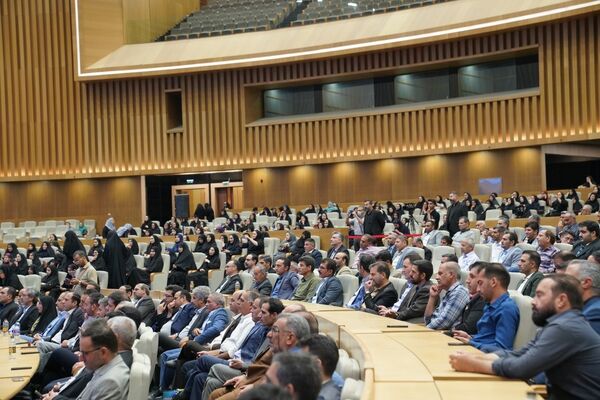 آیین تجلیل از معلمان نمونه و فداکار استان اصفهان
