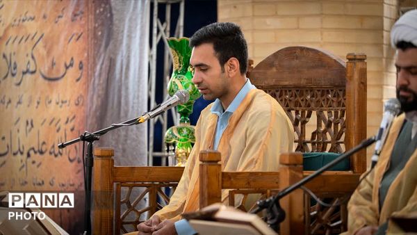 محفل انس با قرآن کریم در آخرین روز نمایشگاه قرآن در مصلی کرج