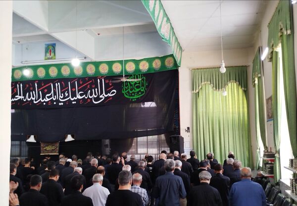 مراسم ظهر تاسوعا حسینی در مسجد شهدای گمنام 