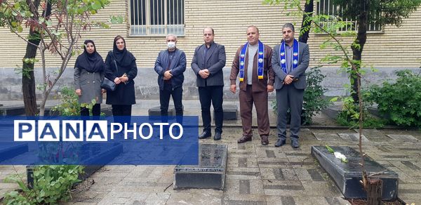 تجدید پیمان با شهدا به مناسبت هفته گرامیداشت مقام معلم