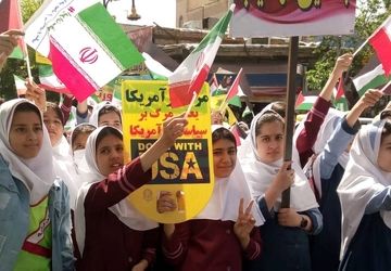 حضور دانش‌آموزان ساوه‌ای در حمایت از کودکان مظلوم غزه 