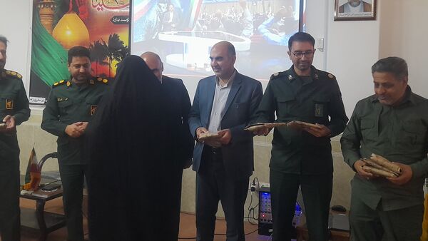 پخش سخنرانی رهبر  معظم انقلاب به صورت زنده در سازمان تبلیغات ورزنه