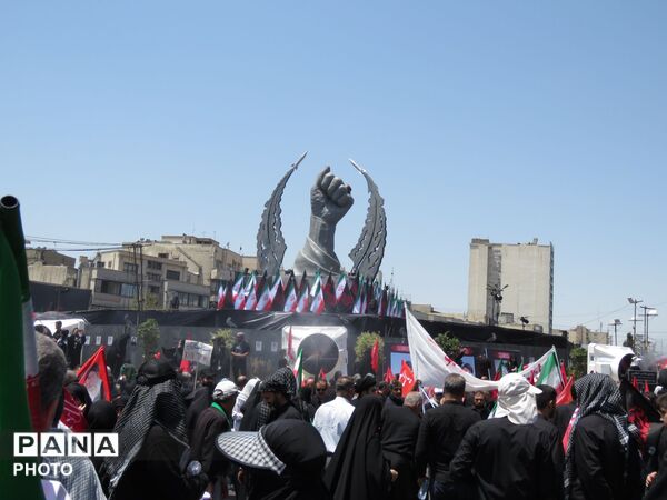 در آستانه ی وداع؛ روایت شکوه بدرقه ی آقای شهید ایران