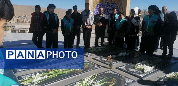 غبارروبی گلزار شهدا 