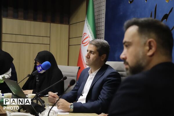 نشست صمیمانه مدیرکل آموزش و پرورش شهر تهران با دانش‌آموز خبرنگاران منتخب پانا به مناسبت روز خبرنگار