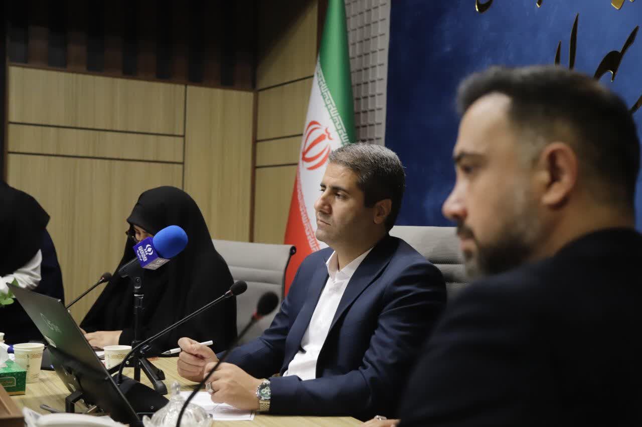 نشست صمیمانه مدیرکل آموزش و پرورش شهر تهران با دانش‌آموز خبرنگاران منتخب پانا به مناسبت روز خبرنگار