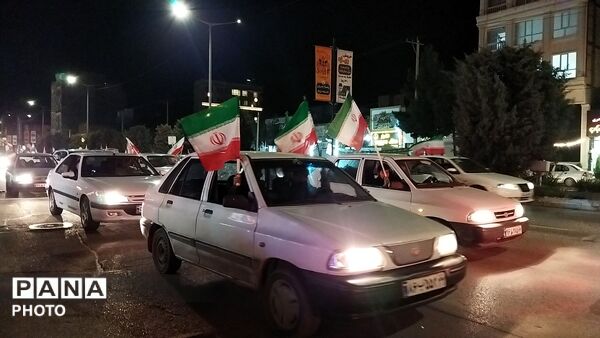 راهپیمایی ها در نیشابور همچنان ادامه دارد 