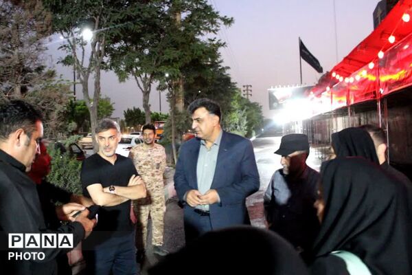 بازدید مدیر آموزش و پرورش منطقه پردیس از موکب های پذیرایی و ستاد اسکان زائرین