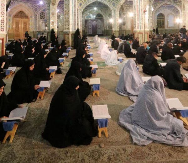 آیین ملی جزء خوانی سحرگاهی قرآن کریم در حرم مطهر حضرت محمد هلال بن علی(ع) 