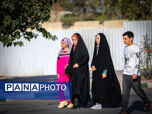 همایش پیاده‌روی خانوادگی در محمدشهر کرج 