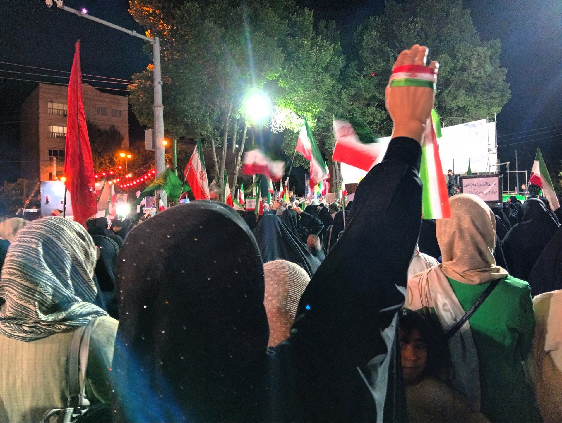 تجمعات مردمی در شهرستان نظرآباد برای حمایت از مقاومت و بیعت با رهبری 
