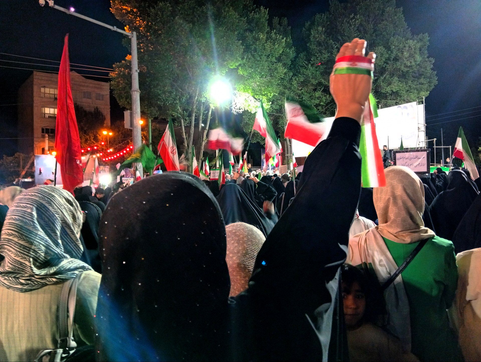 تجمعات مردمی در شهرستان نظرآباد برای حمایت از مقاومت و بیعت با رهبری 