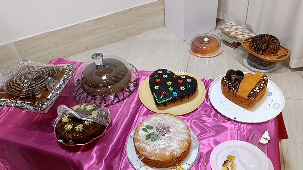 جشنواره کیک و شیرینی در مدرسه مهر و ماه آشخانه 