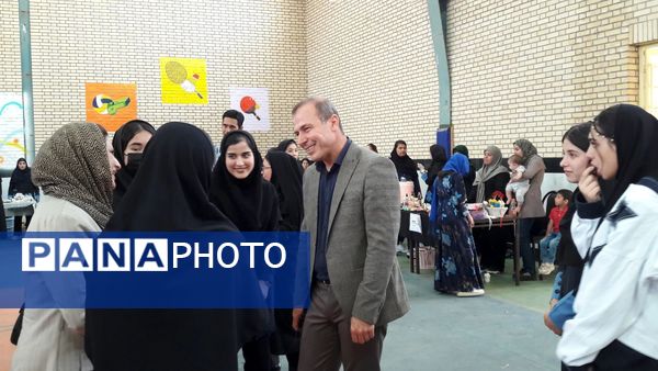 برپایی بازارچه مدرسه‌ای در مجتمع عشایری امید انقلاب