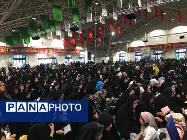برپایی مراسم دعای عرفه در گلستان شهدای اصفهان