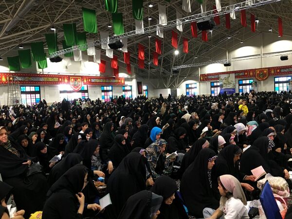 برپایی مراسم دعای عرفه در گلستان شهدای اصفهان