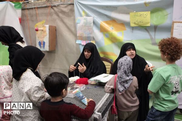 فعالیت غرفه‌های متنوع در موکب آستان مقدس چهل اختران قم