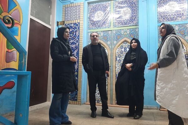 بازدید مدیر آموزش و پرورش ناحیه دو شهرری از دبستان شهید چمران 