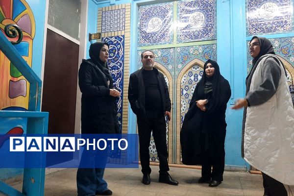 بازدید مدیر آموزش و پرورش ناحیه دو شهرری از دبستان شهید چمران 