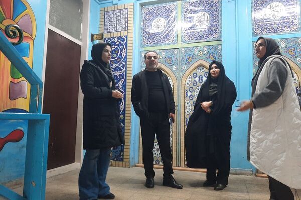 بازدید مدیر آموزش و پرورش ناحیه دو شهرری از دبستان شهید چمران 