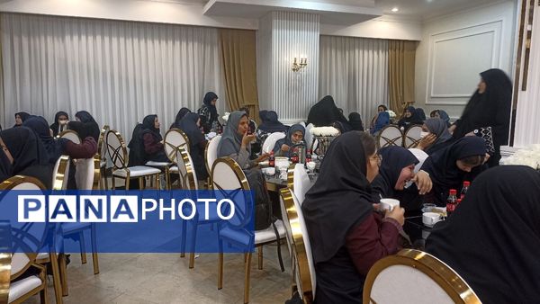 به وقت افطار همراه با دانش آموزان دبیرستان دخترانه امام حسین واحد۳ مشهد