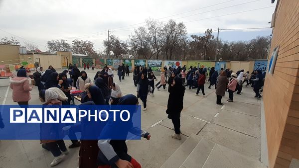 مسابقات طناب‌کشی در مدرسه دخترانه ضحی ۲ شهرستان شیروان