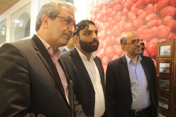 بازدید معاون وزیر و رئیس مرکز اطلاع رسانی و روابط عمومی وزارت آموزش و پرورش از مدرسه ماندگار سعادت بوشهر