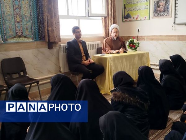 جلسه پرسش و پاسخ اتفاقات اخیر در مدرسه شهید محمد آسوده خلیل آباد