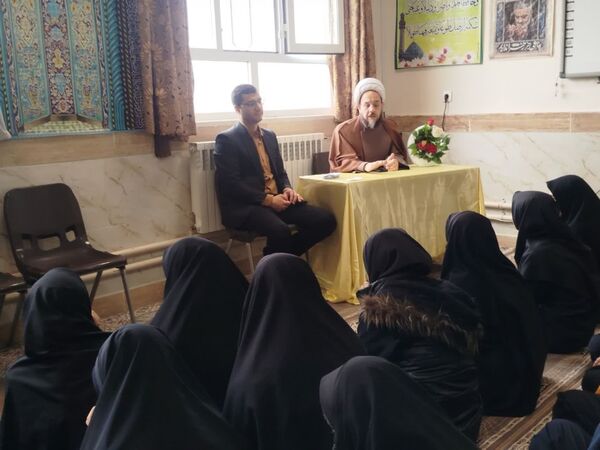 جلسه پرسش و پاسخ اتفاقات اخیر در مدرسه شهید محمد آسوده خلیل آباد