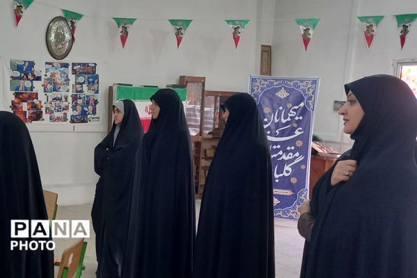 برپایی مدرسه انقلاب در هنرستان قدس ناحیه دو شهرری 