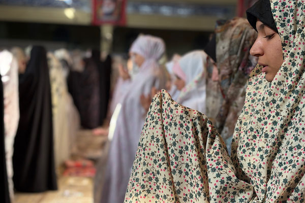 قاب‌هایی از خلوت عاشقانه دانش‌آموزان اسلامشهری در اعتکاف