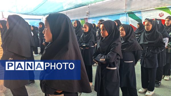 صبحگاه دبیرستان فیاض 