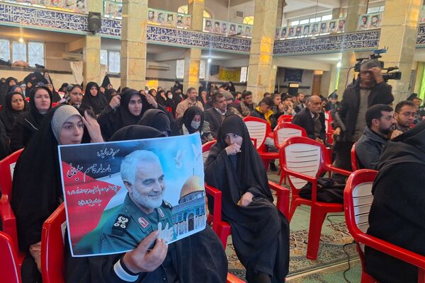 مراسم بزرگداشت سردار شهید حاج قاسم سلیمانی در گلزار شهدا شیراز 