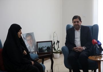 ابلاغ پیام قدردانی مقام معظم رهبری به خانواده دانشمند شهید فریدون عباسی