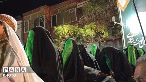 به یادِ ناله‌هایی که در خرابه به زنجیر کشیده شد