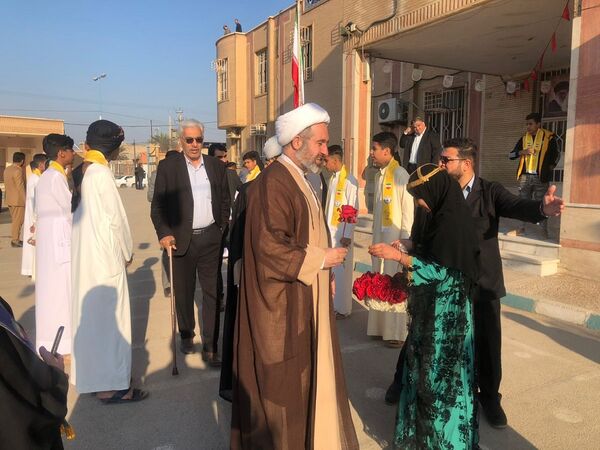 نواخته شدن زنگ گلبانگ انقلاب اسلامی در دبیرستان خوروش2 کارون