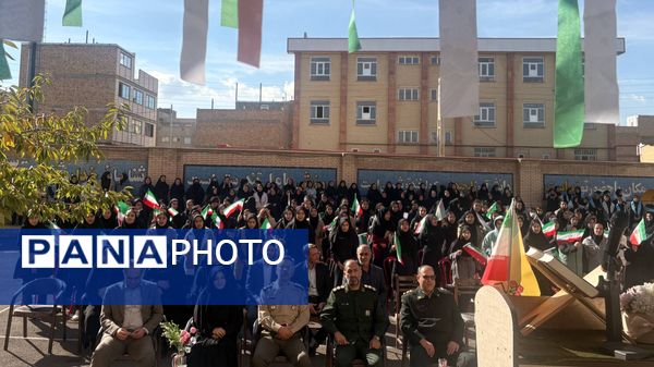 گرامیداشت هفته پدافند غیر عامل در مدرسه خضرا 