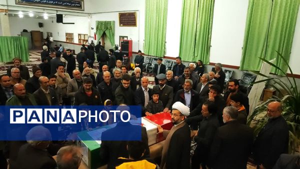  مراسم وداع با پیکر شهید جواد حسن زاده در مسجد امام علی(ع)