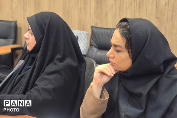 هفته بهداشت روان در بهارستان‌دو؛ از هم‌اندیشی مشاوران تا آموزش پیشگیری از خودکشی