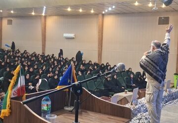 اجتماع دانش‌آموزی همسنگری در شیراز
