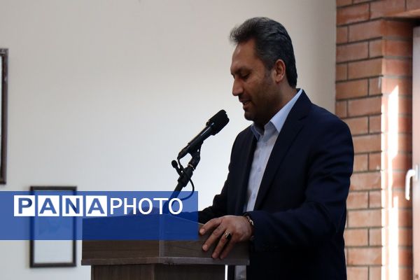 یک خشت هزار امید