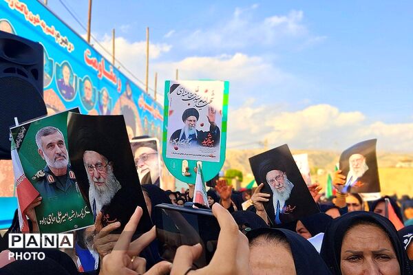 حضور شامگاهی مردم داغدار در پارکینگ شهرداری شهرستان باشت