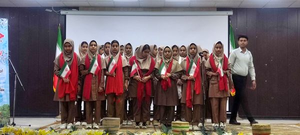 رقابت گروه‌های سرود منطقه‌ای در کانون شهید رضاپور فین