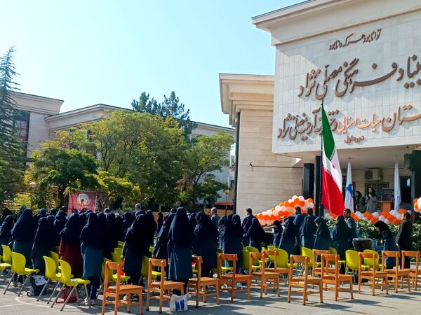 برگزاری جشن جوانه‌ها در دبیرستان آرمینه مصلی نژاد ناحیه ۶ مشهد