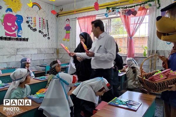 جشن پایان دوره کلاس‌های آمادگی دانش‌آموزان بدو ورود به دبستان در شهرستان قدس