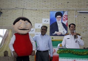 کارگاه آموزشی راهنمایی و رانندگی در مدرسه شاهد ناحیه یک بندرعباس