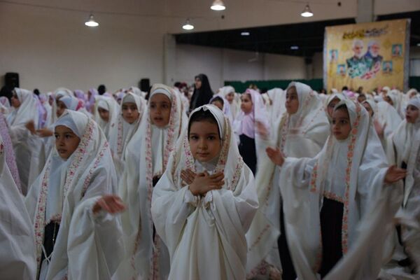 جشن فرشته‌ها در شهر قیامدشت ری یک